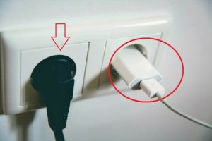 8 thiết bị ngốn điện số 1, gấp 2 điều hòa: Dùng xong nhớ rút phích cắm ra, nếu không hóa đơn tăng vọt